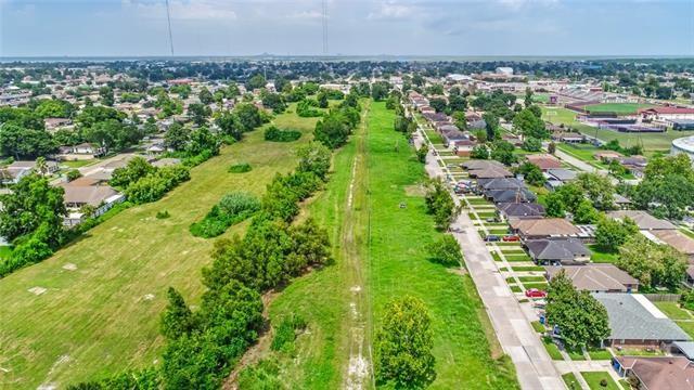 1003 E ST. BERNARD Highway