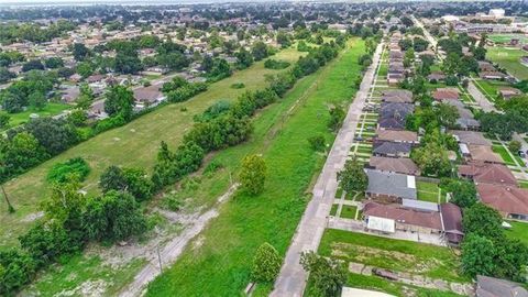 1003 E ST. BERNARD Highway Chalmette LA 70043