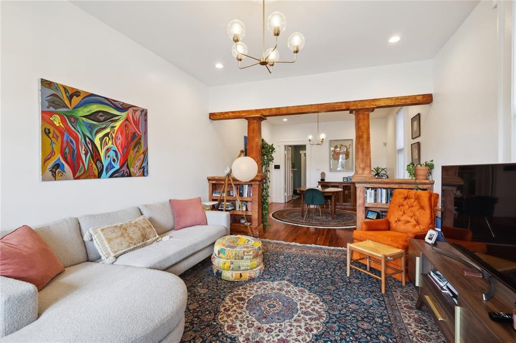 1805 07 ST ROCH Avenue