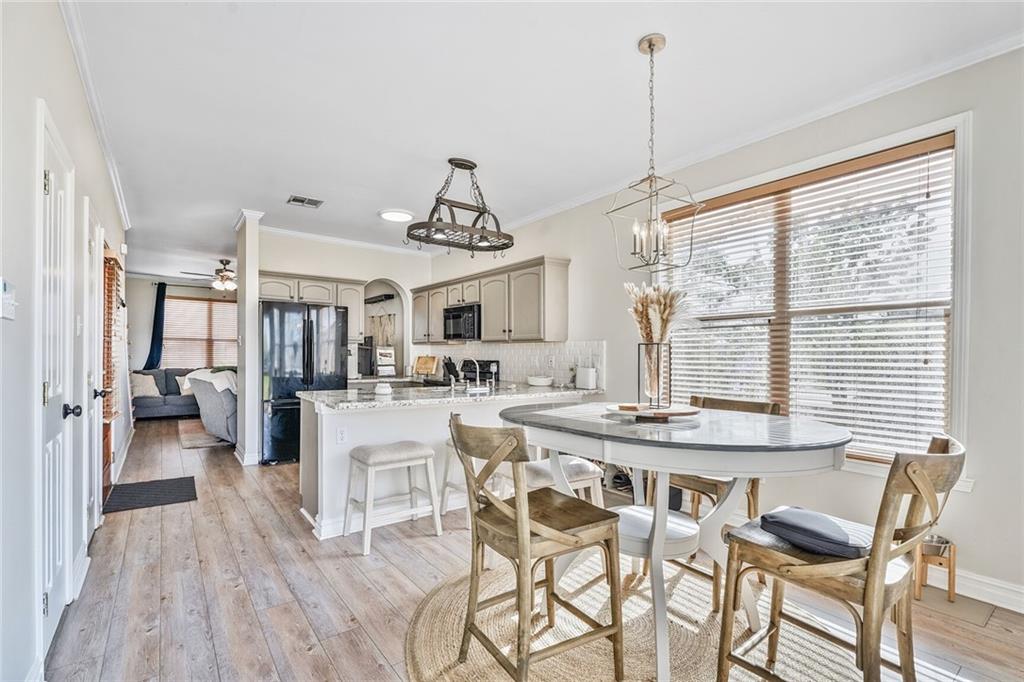 104 HOUMAS Place