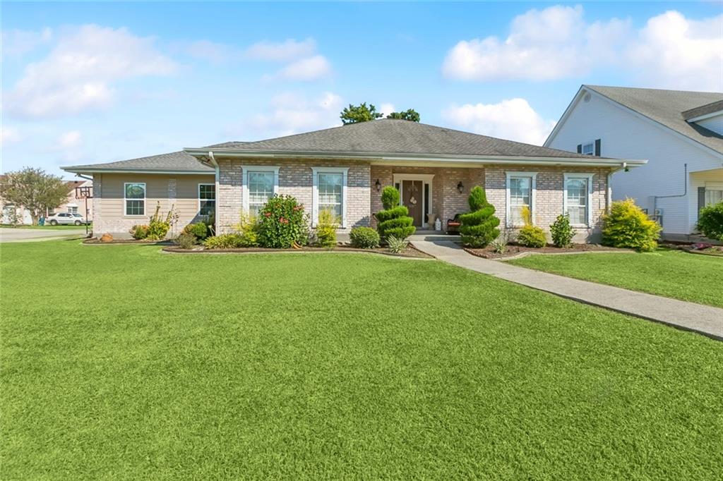 1137 LAKE LOUISE Drive