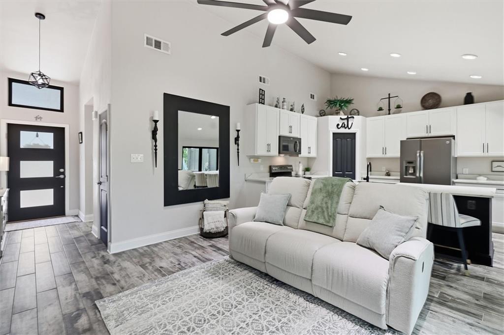 50 N COURT VILLA Drive 50