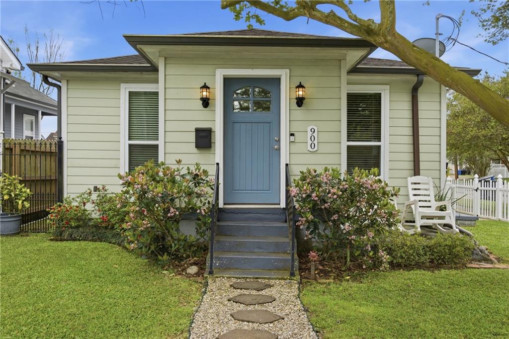 900 FLORIDA Boulevard