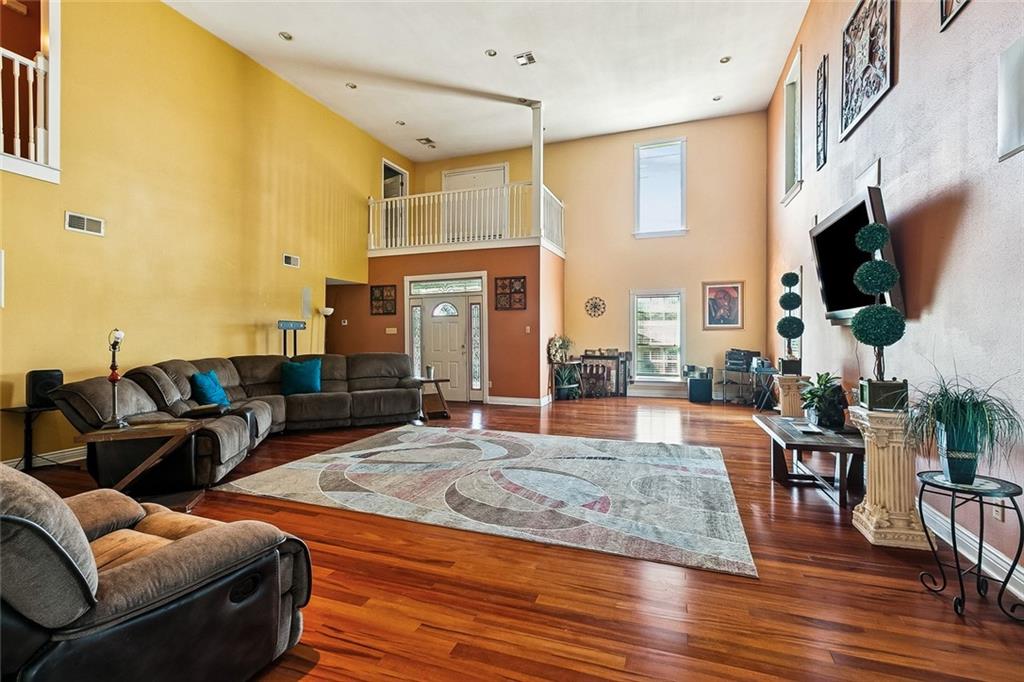 125 CHALFANT Place