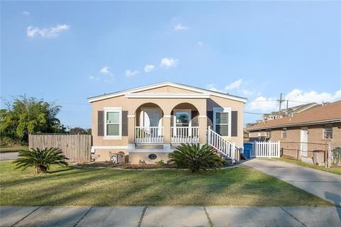 Photo of 8401 COLONEL Drive, Chalmette, LA 70043 (MLS # 2553907)