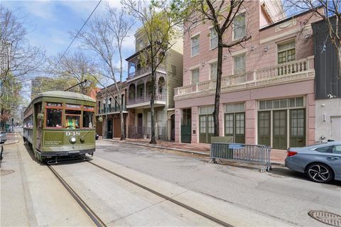 828 ST CHARLES Avenue 4 New Orleans LA 70130