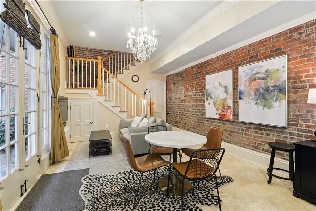 828 ST CHARLES Avenue 4