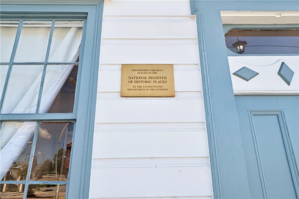 2404 ST CLAUDE Avenue