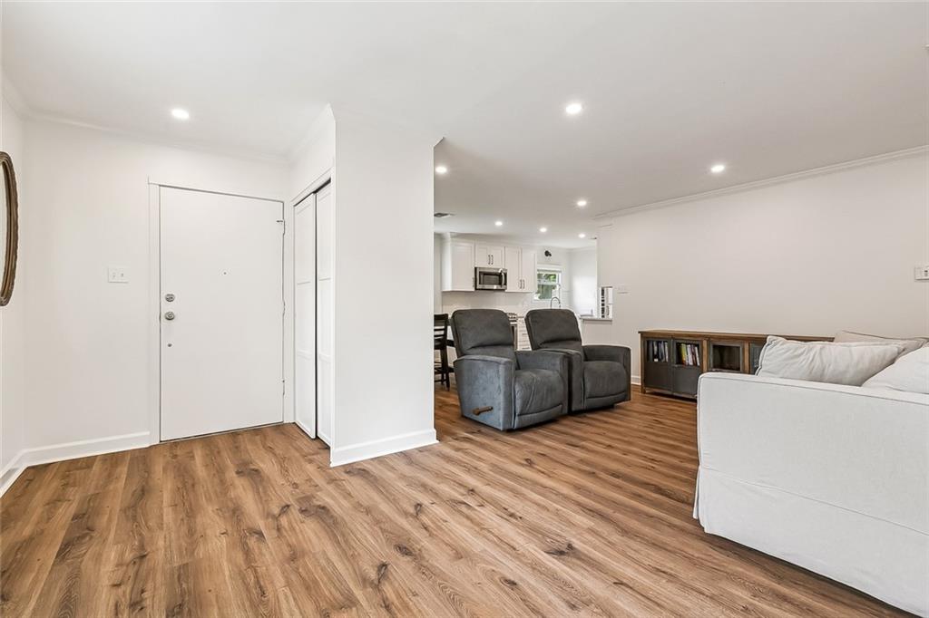 555 HONORE Drive