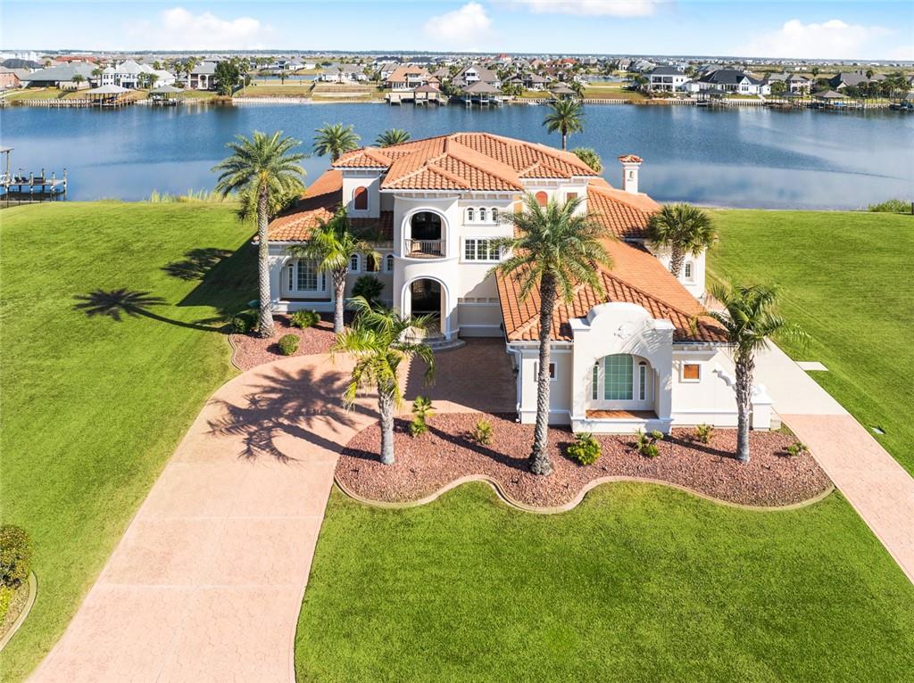 1113 LAKESHORE Boulevard