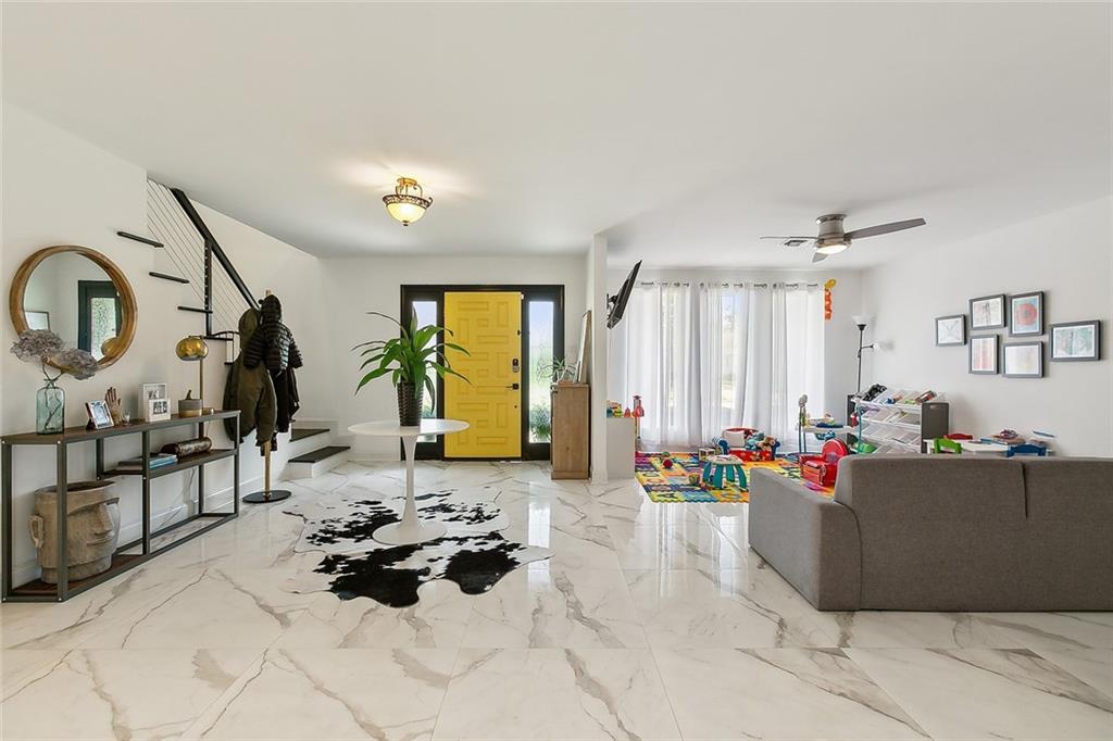 1800 LAKE SALVADOR Drive