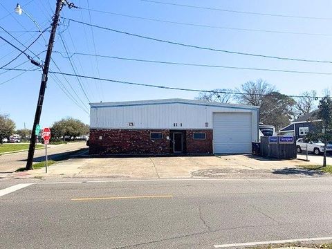 1101 HUEY P. LONG Avenue Gretna LA 70053