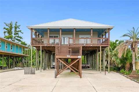 Photo of 121 PONTCHARTRAIN Road, La Place, LA 70068 (MLS # 2552574)