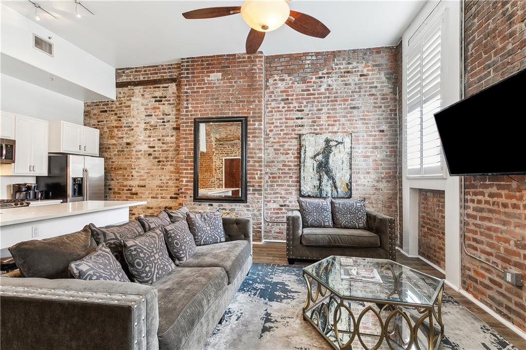 New Orleans, Louisiana 70130, United States, ,Commercial,Active,42601