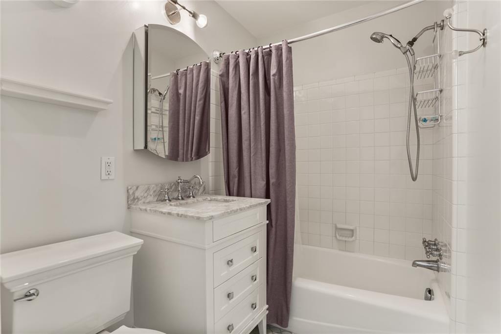 New Orleans, Louisiana 70115, United States, 1 Bedroom Bedrooms, ,1 BathroomBathrooms,Residential,Active,114056