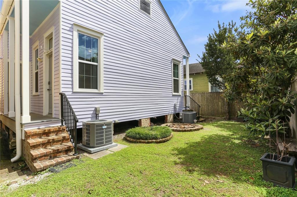 New Orleans, Louisiana 70115, United States, 1 Bedroom Bedrooms, ,1 BathroomBathrooms,Residential,Active,114056