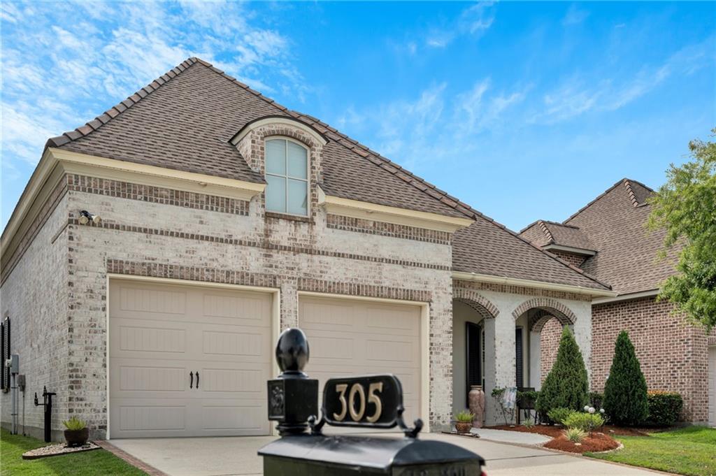 305 NICKLAUS Drive
