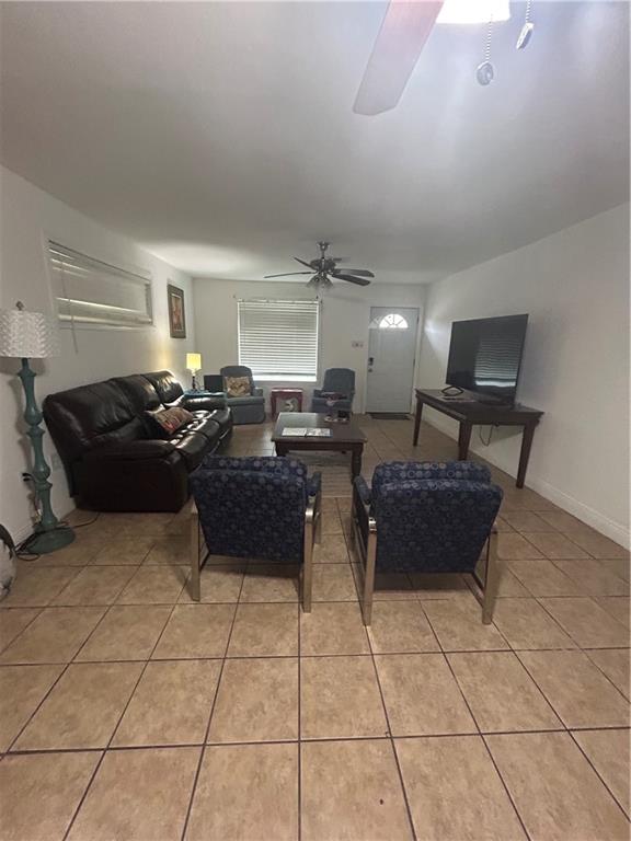 400 E LIBERAUX & LAPLACE Street