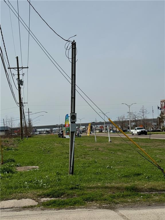 VETERANS MEMORIAL Boulevard
