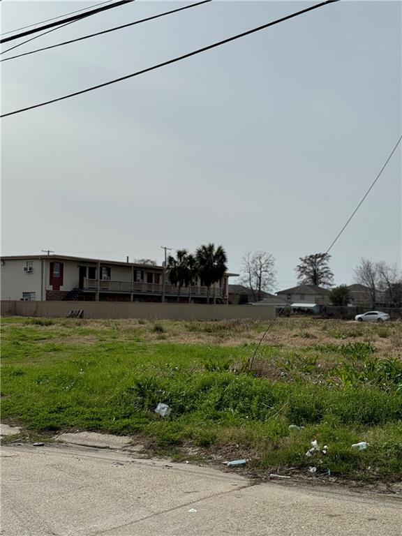 VETERANS MEMORIAL Boulevard