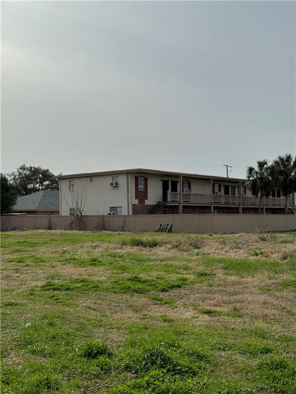 VETERANS MEMORIAL Boulevard