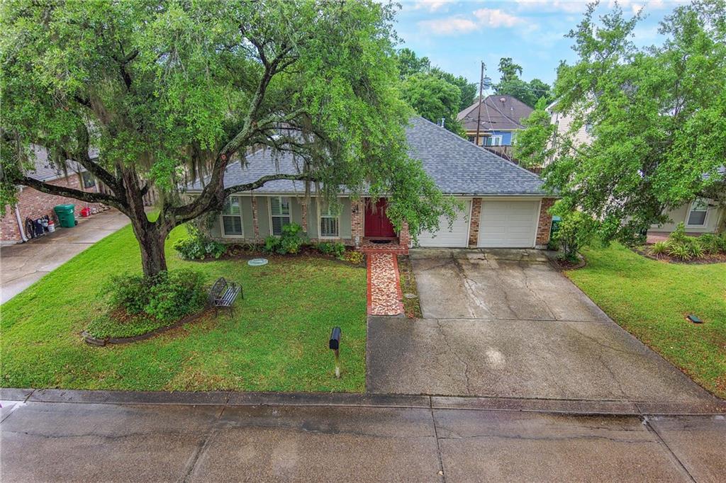 14 MELROSE Drive