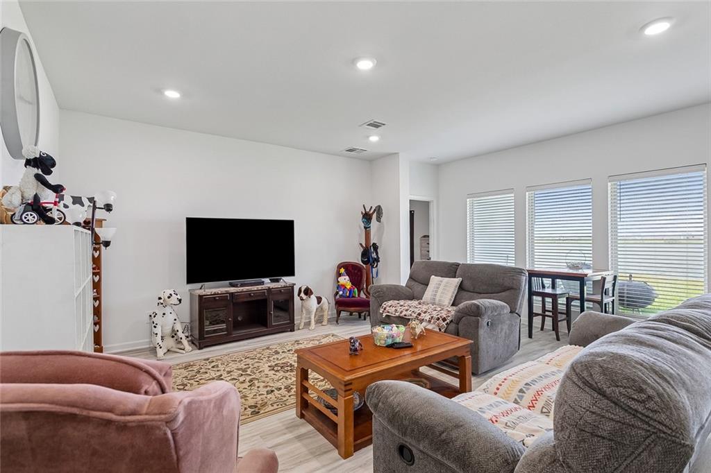 3943 HOOK ISLAND Lane