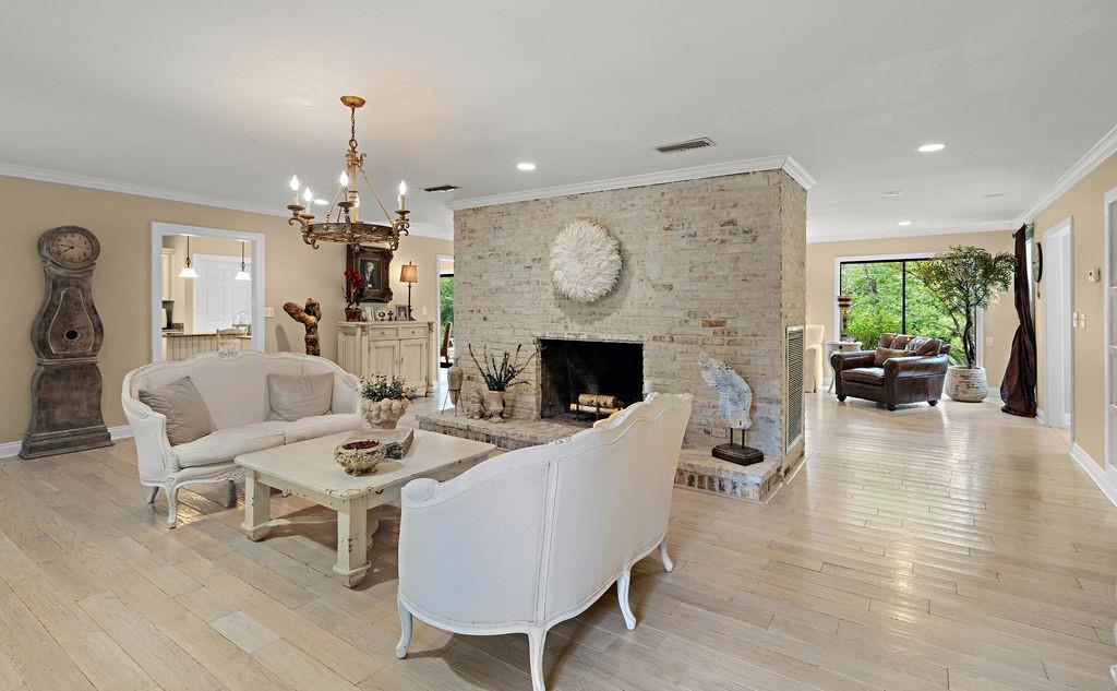 14 RIVERBEND Lane