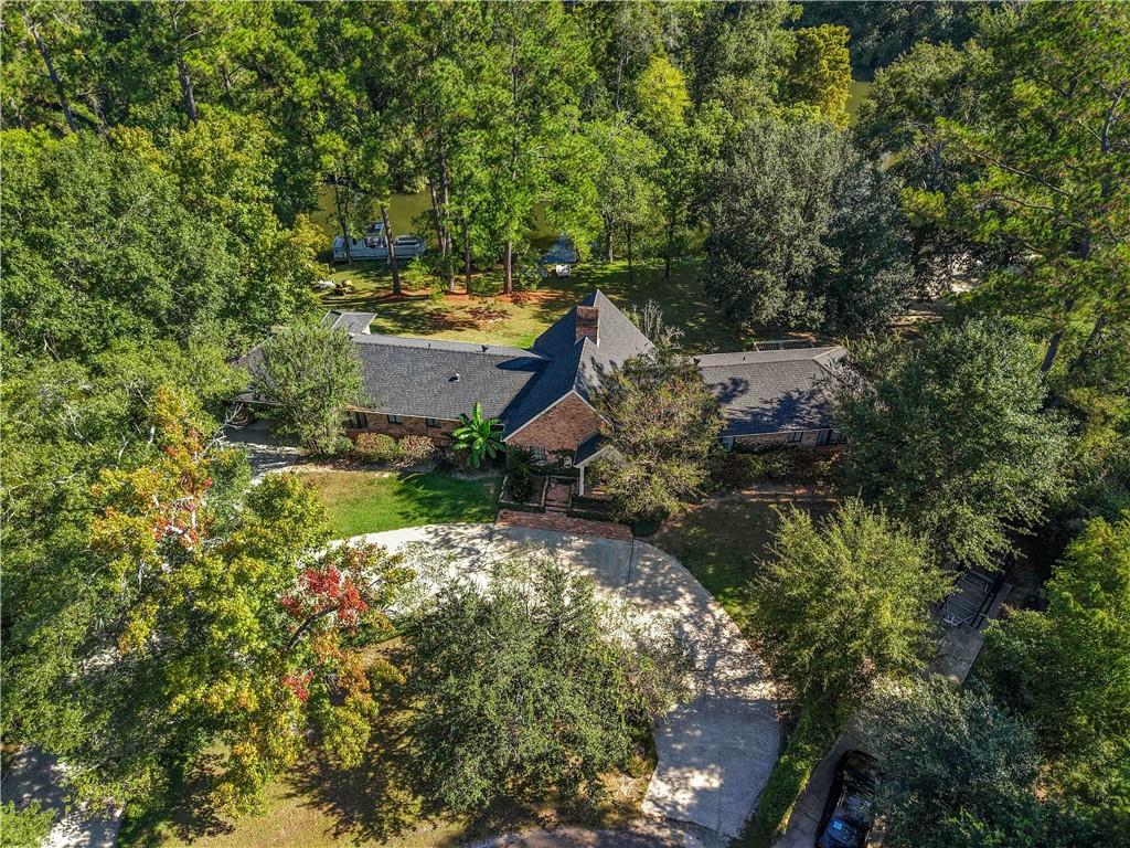 14 RIVERBEND Lane