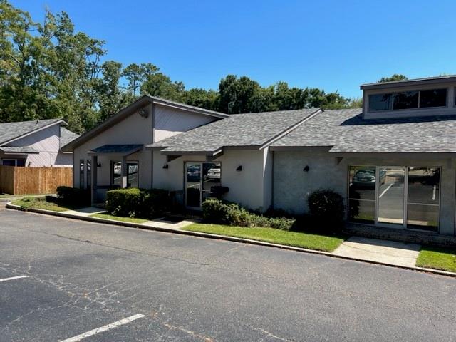 1011 N CAUSEWAY Boulevard 17-20