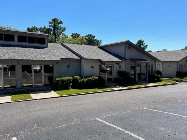 1011 N CAUSEWAY Boulevard 17-20