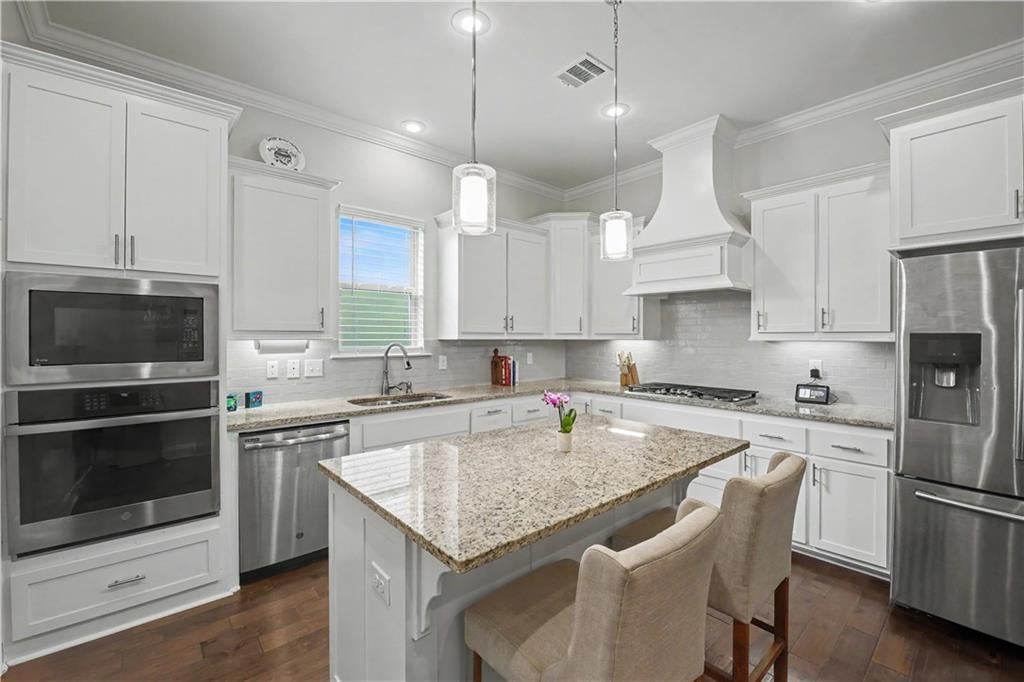 23339 NOBLE OAK Drive