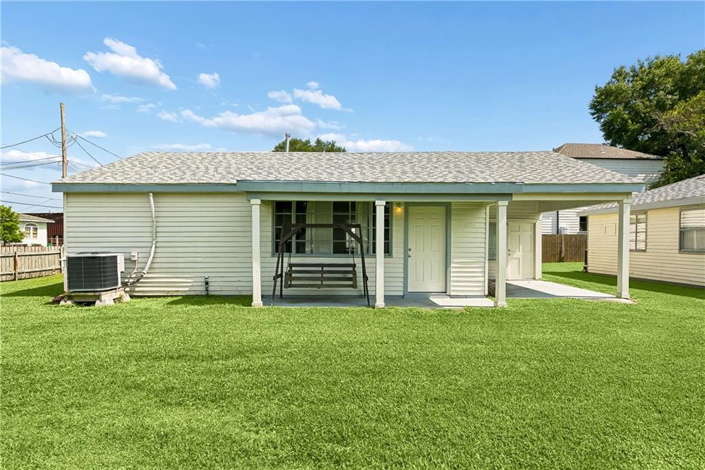 Photo 1 of 12 — 1104 HUEY P LONG Avenue, Gretna, LA 70053