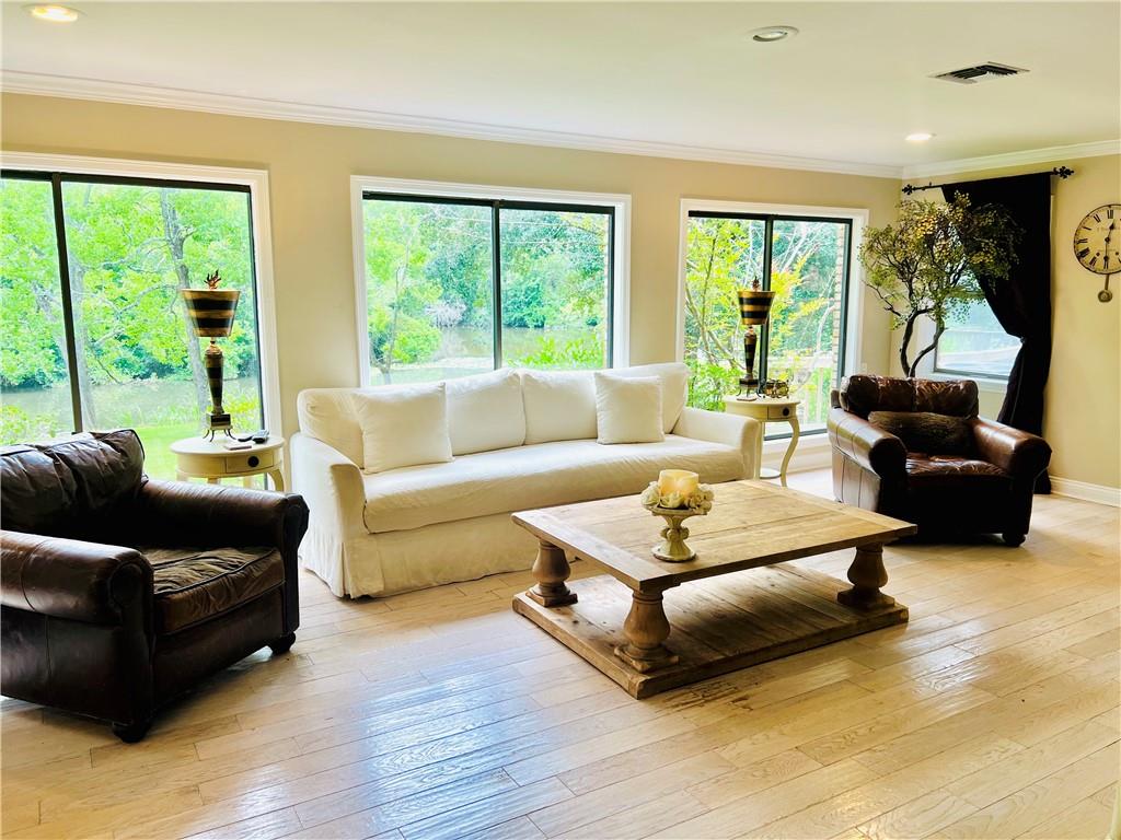 14 RIVERBEND Lane