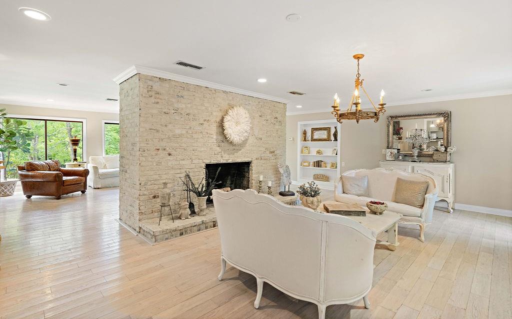 14 RIVERBEND Lane