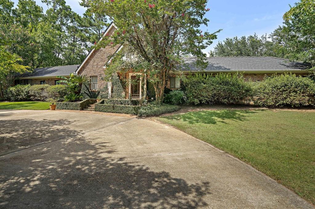 14 RIVERBEND Lane