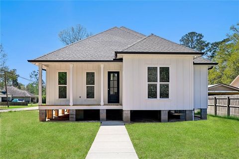 Photo of 1804 DESTIN Street, Mandeville, LA 70448 (MLS # 2547570)