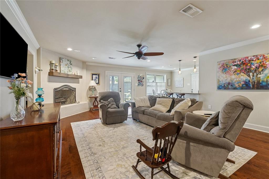 10005 IDLEWOOD Place