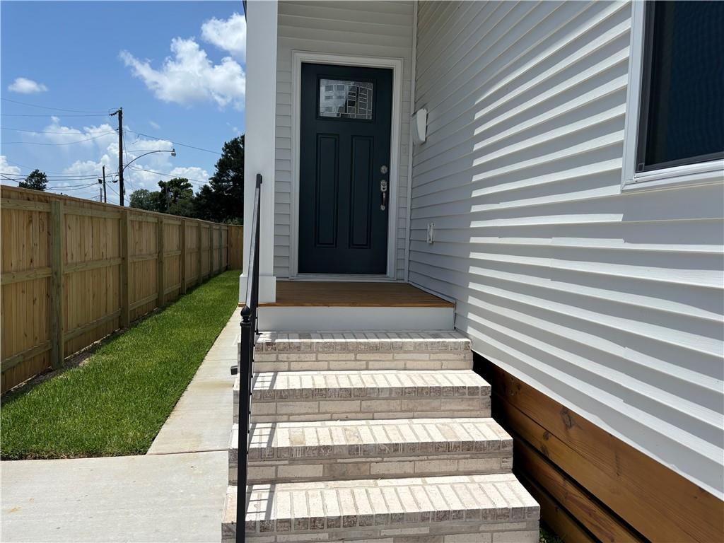 2444 HUEY P LONG Avenue