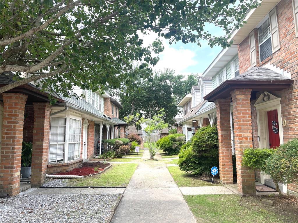 29 BRANDON HALL Drive D