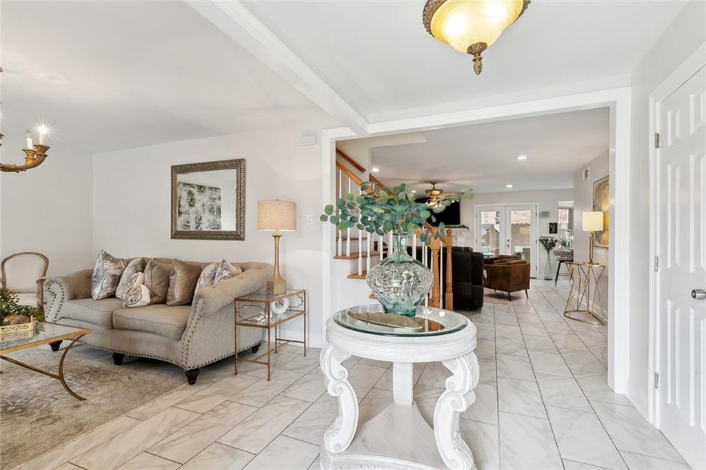 822 CHAMPAGNE Drive
