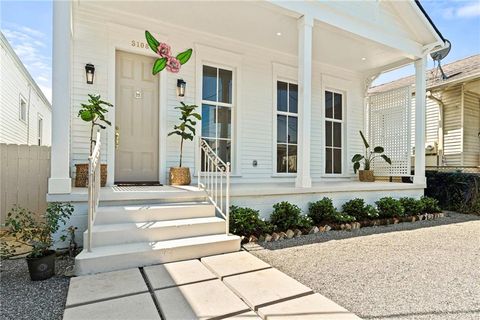 5108 LAUREL Street New Orleans LA 70115