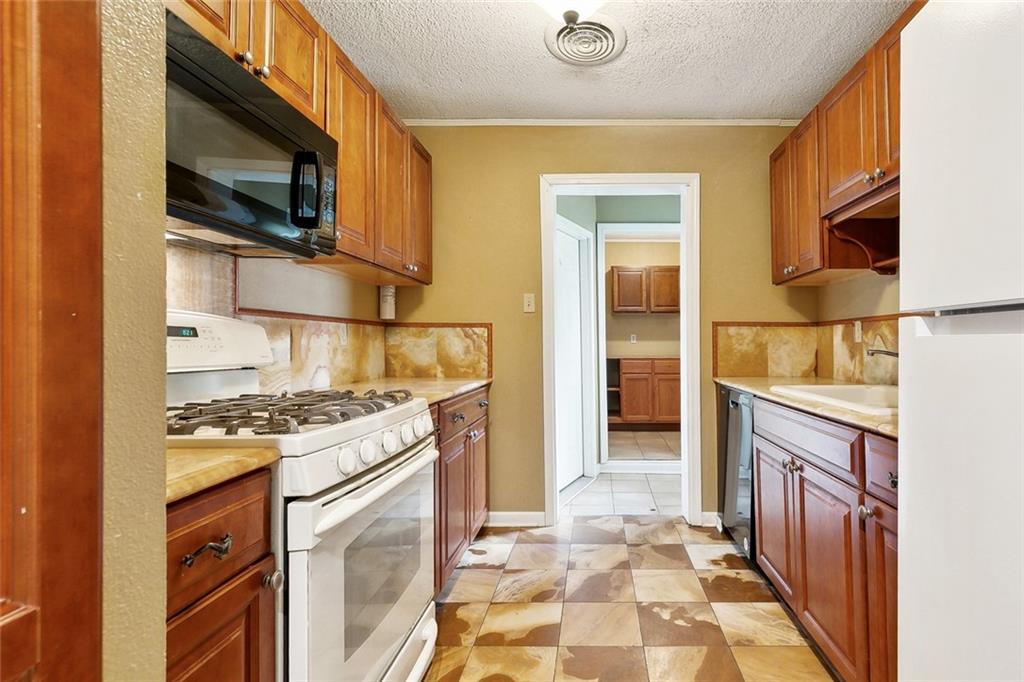 2412 RIVERBEND Drive