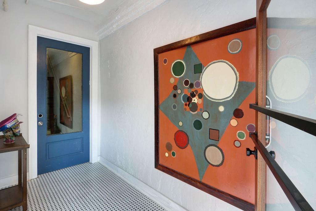 422 NOTRE DAME Street 3