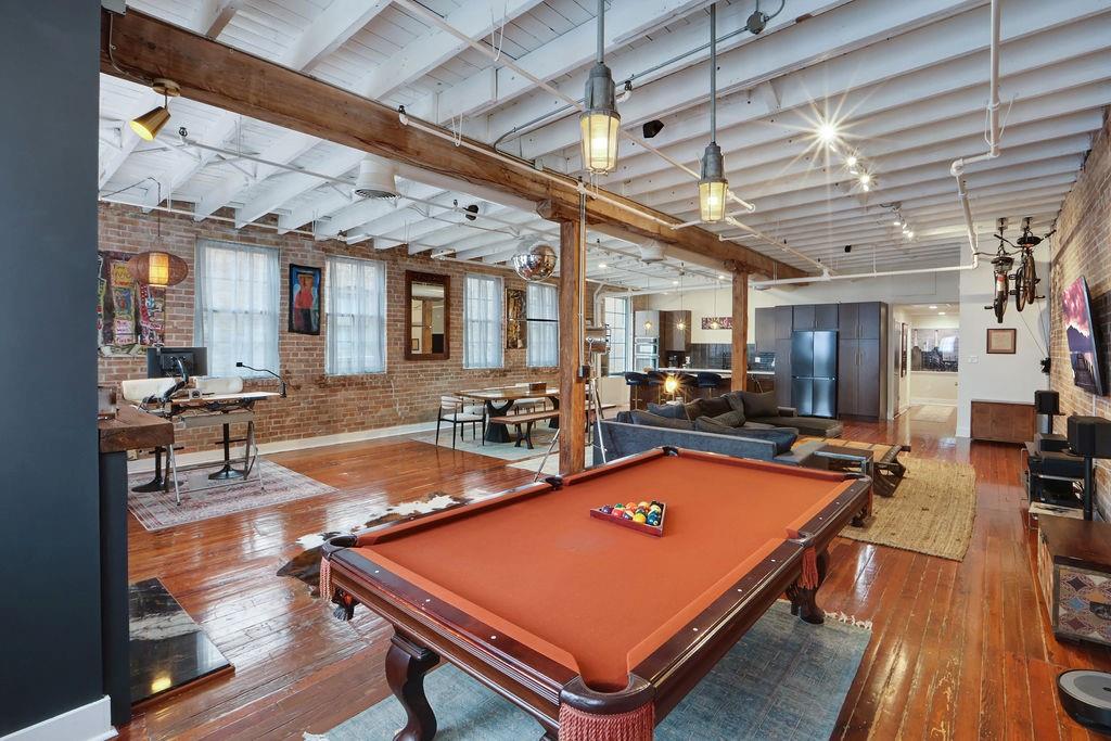 422 NOTRE DAME Street 3