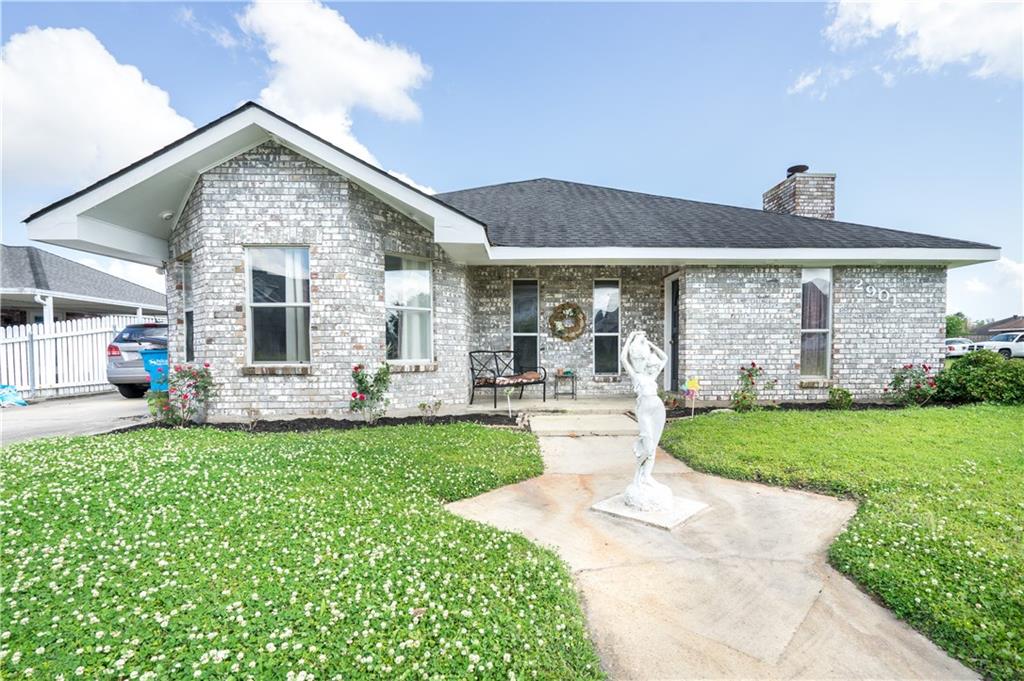 Photo 1 of 23 — 2901 MOSS Lane, Violet, LA 70092