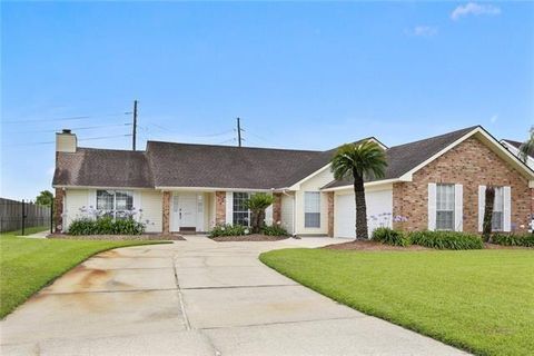 3505 LAKE LYNN Drive Gretna LA 70056
