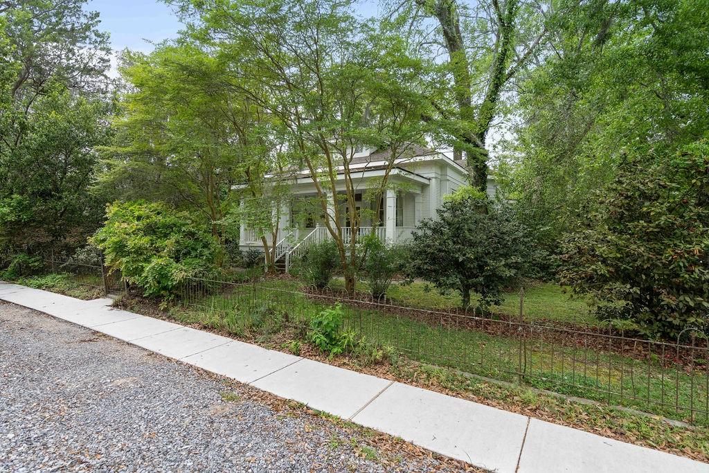 157 N NEW HAMPSHIRE Street
