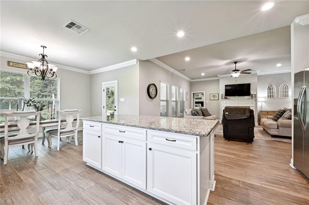 Ponchatoula, Louisiana 70454, United States, 4 Bedrooms Bedrooms, ,2 BathroomsBathrooms,Residential,Pending,43087