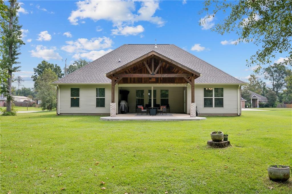 Ponchatoula, Louisiana 70454, United States, 4 Bedrooms Bedrooms, ,2 BathroomsBathrooms,Residential,Pending,43087